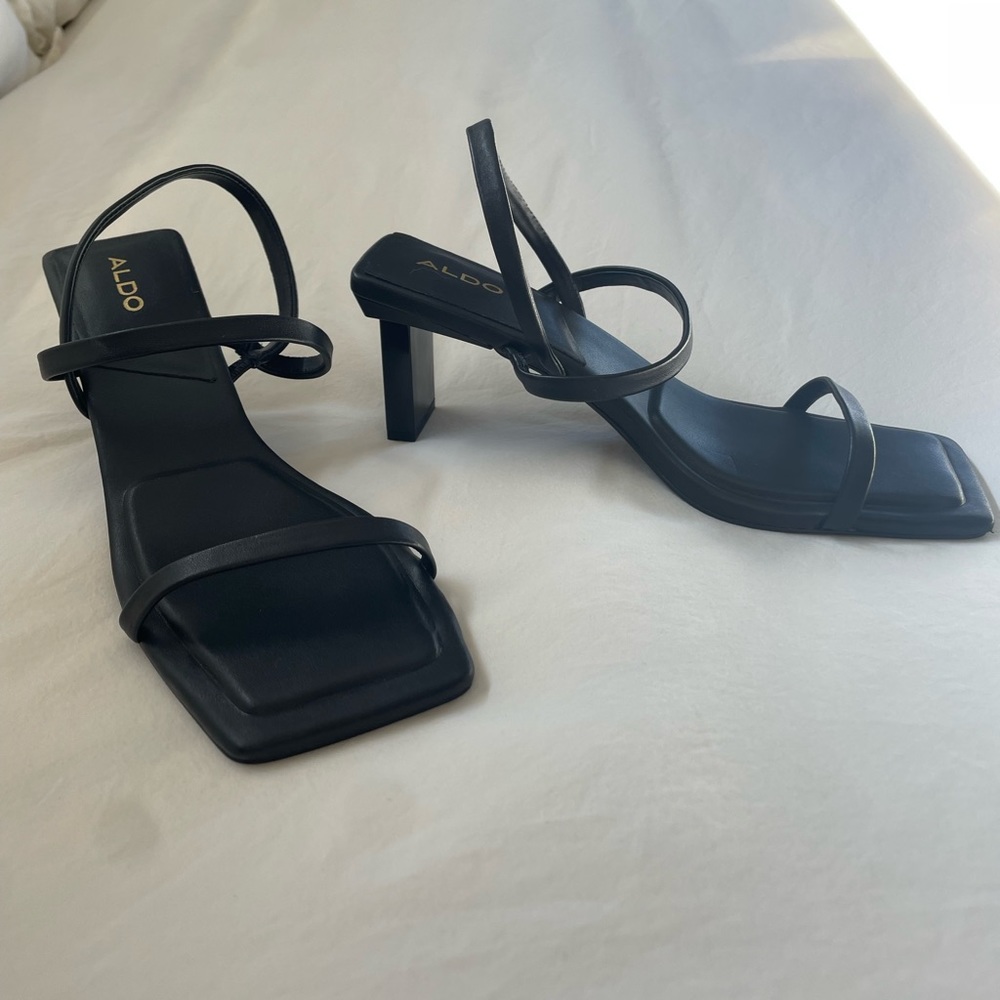 Women’s ALDO Heeled Sandal Size 8